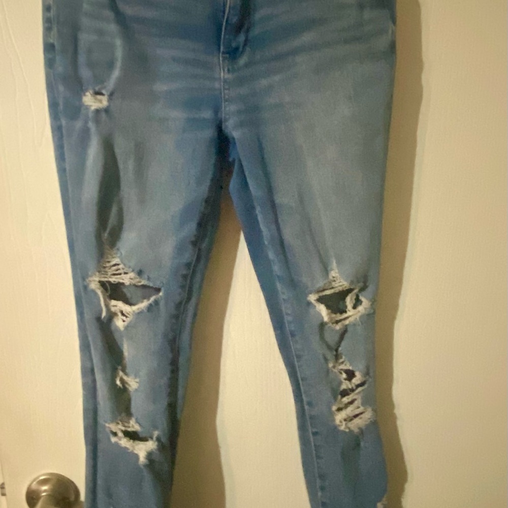 American Eagle “The dream jeans”